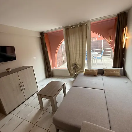 T2 Cap Terrace Piscine شقة *