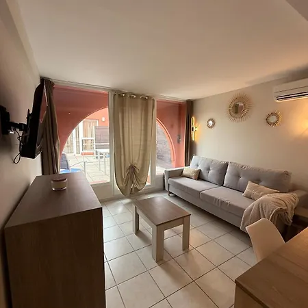 T2 Cap Terrace Piscine Apartment
